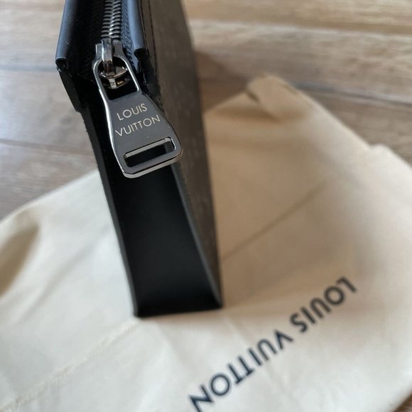 Louis Vuitton Pochette Voyage MM Clutch M61692 - Picture 2 of 12